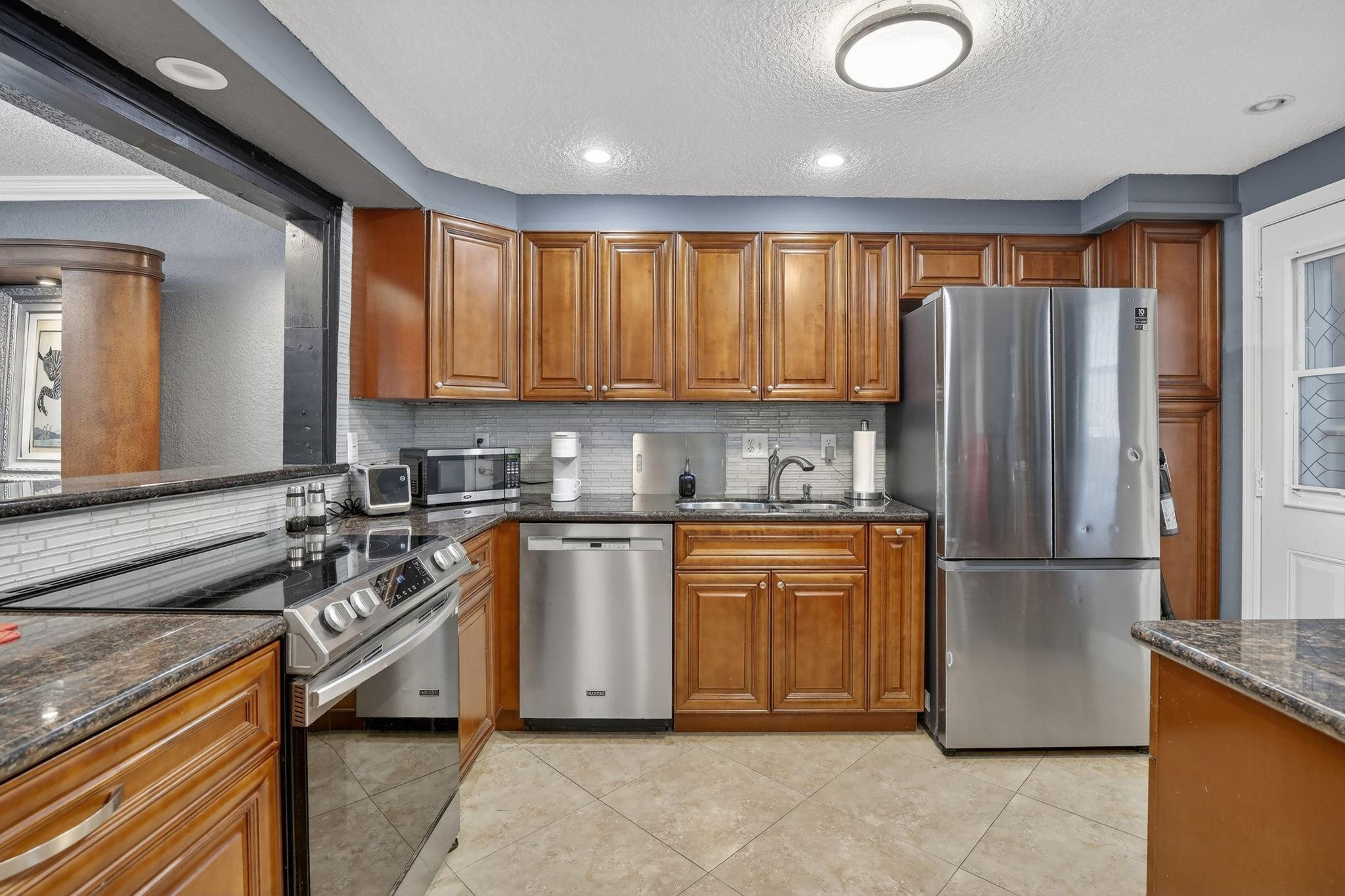 3050 NE 16th Avenue 207