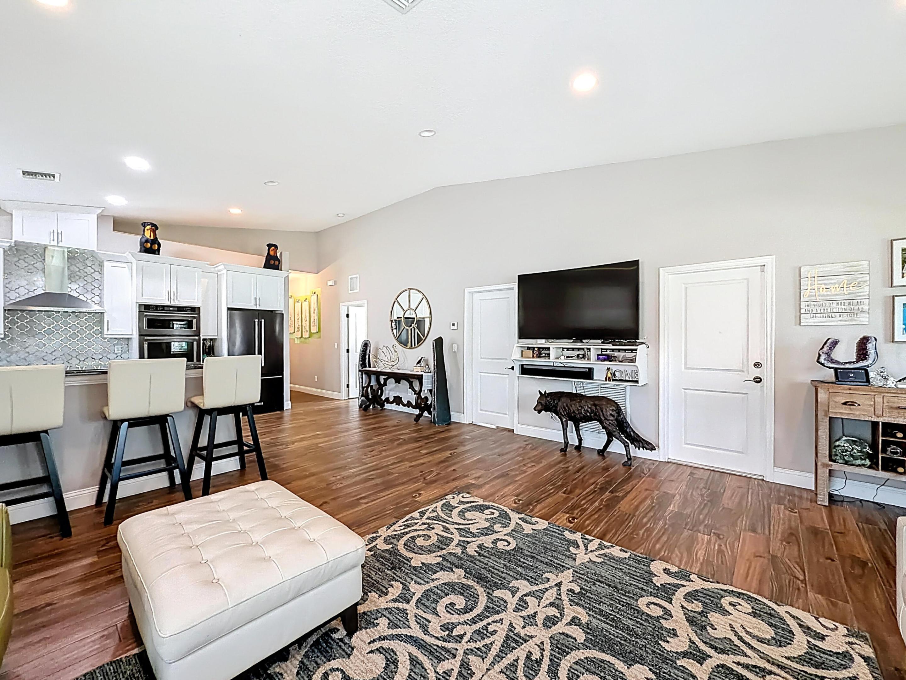 2643 Kentucky Street Property Photo 6