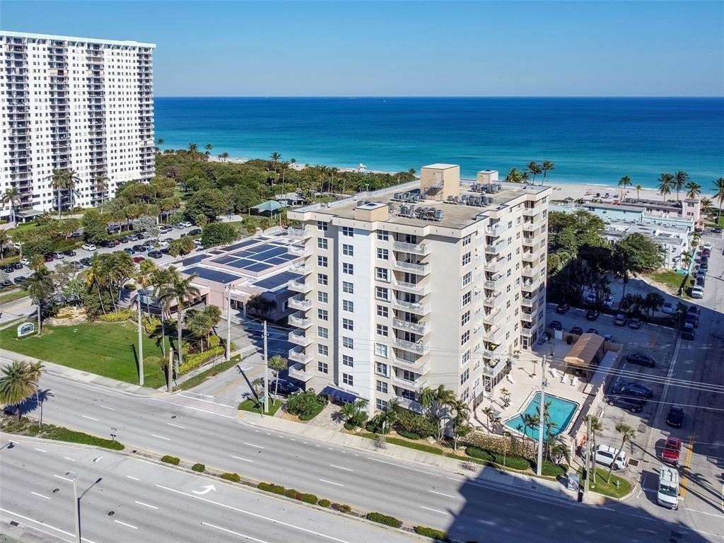 1401 S Ocean Drive 502 Property Photo 6