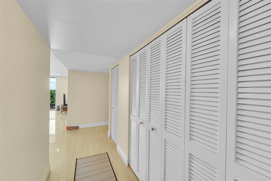 1401 S Ocean Drive 502 Property Photo 12