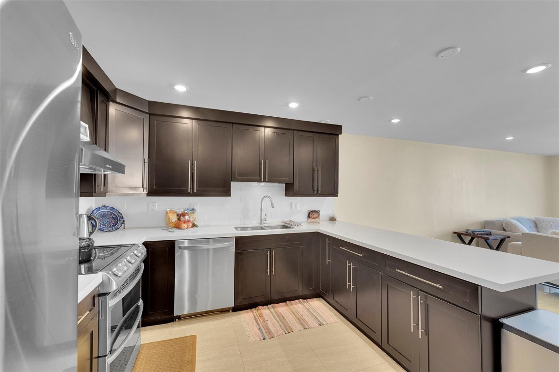 1401 S Ocean Drive 502 Property Photo 13