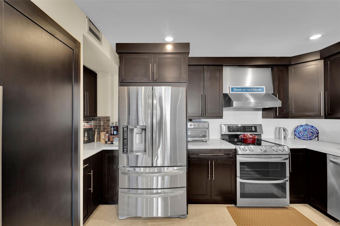 1401 S Ocean Drive 502 Property Photo 14