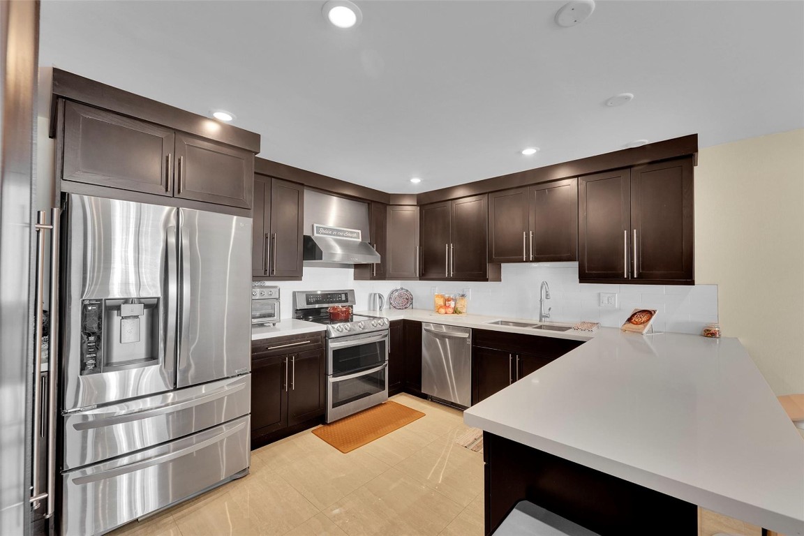 1401 S Ocean Drive 502 Property Photo 16