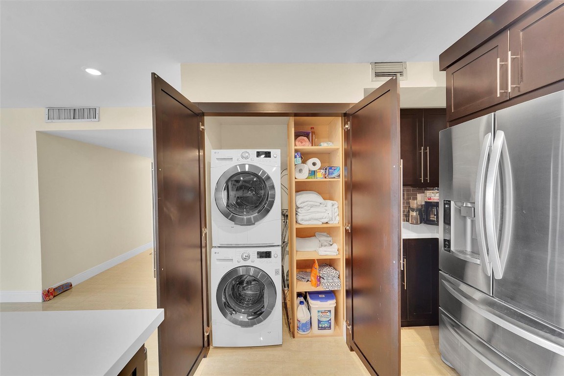 1401 S Ocean Drive 502 Property Photo 17