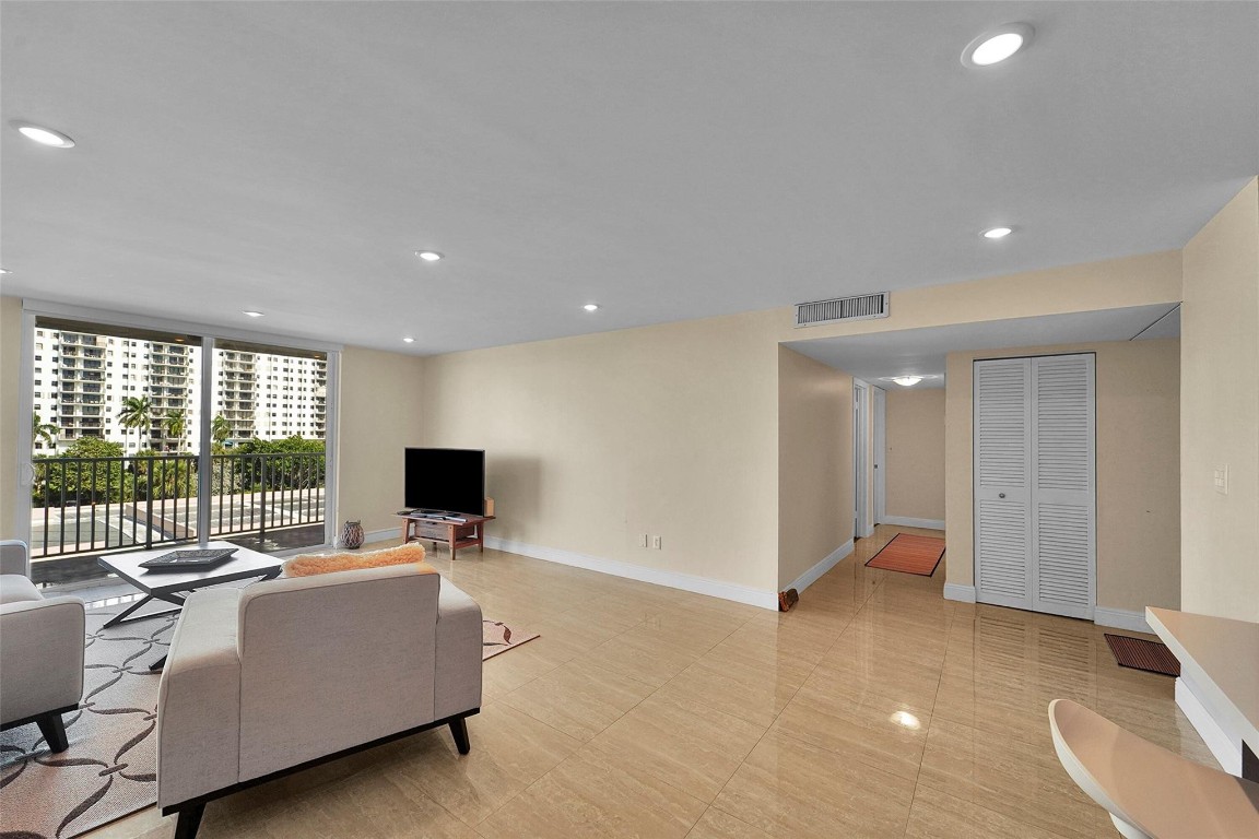 1401 S Ocean Drive 502 Property Photo 20