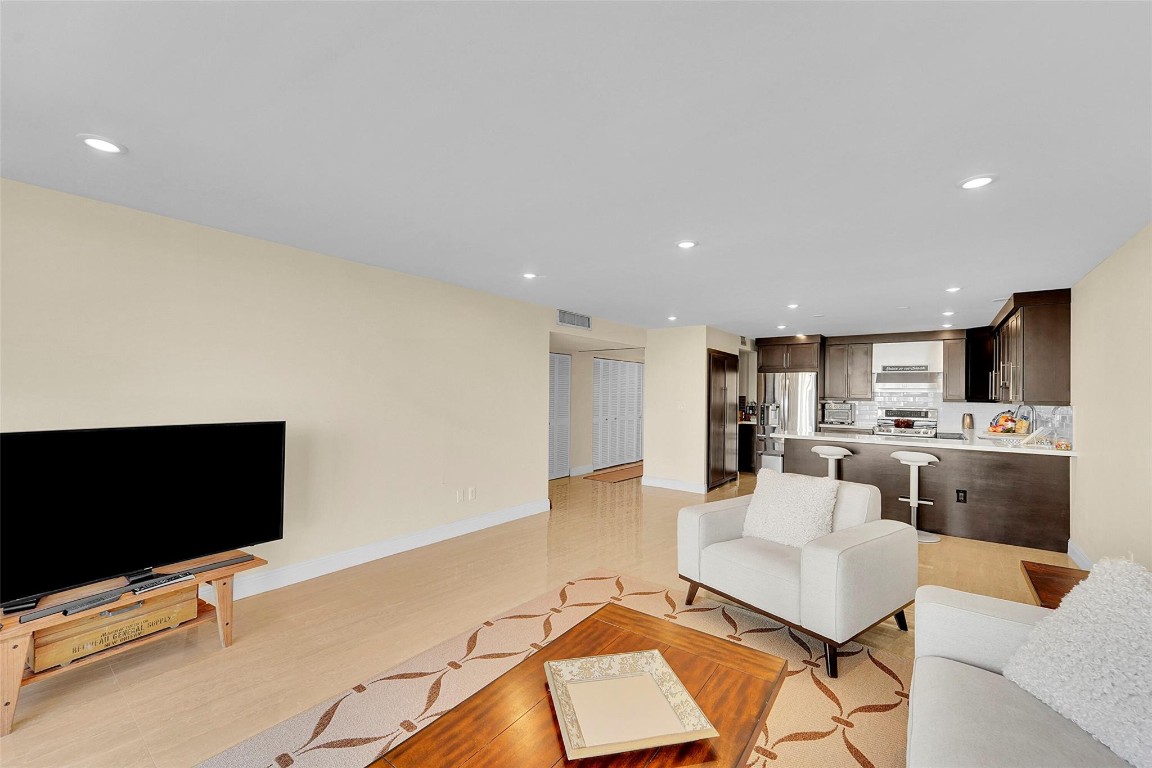 1401 S Ocean Drive 502 Property Photo 21