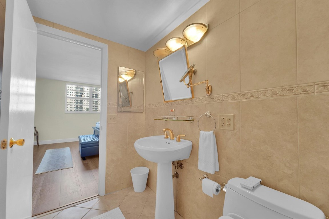 1401 S Ocean Drive 502 Property Photo 22