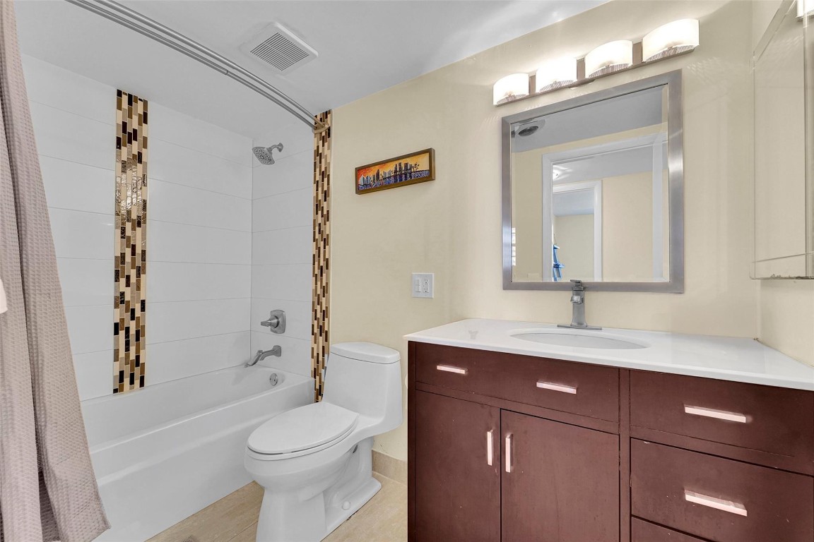 1401 S Ocean Drive 502 Property Photo 27