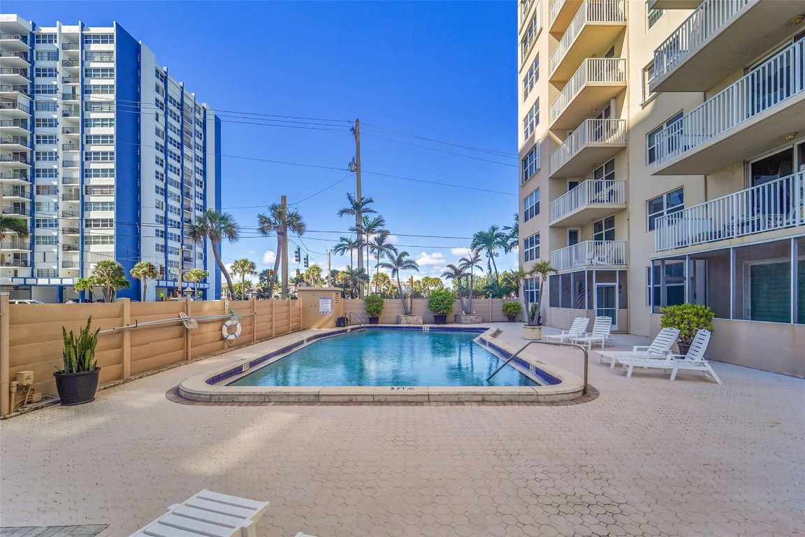 1401 S Ocean Drive 502 Property Photo 38
