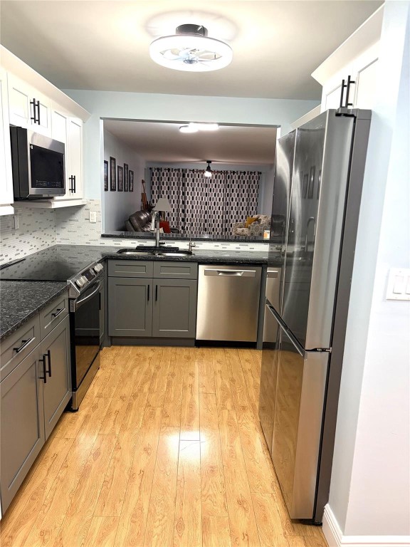 7302 S Devon Drive 307 Property Photo 10
