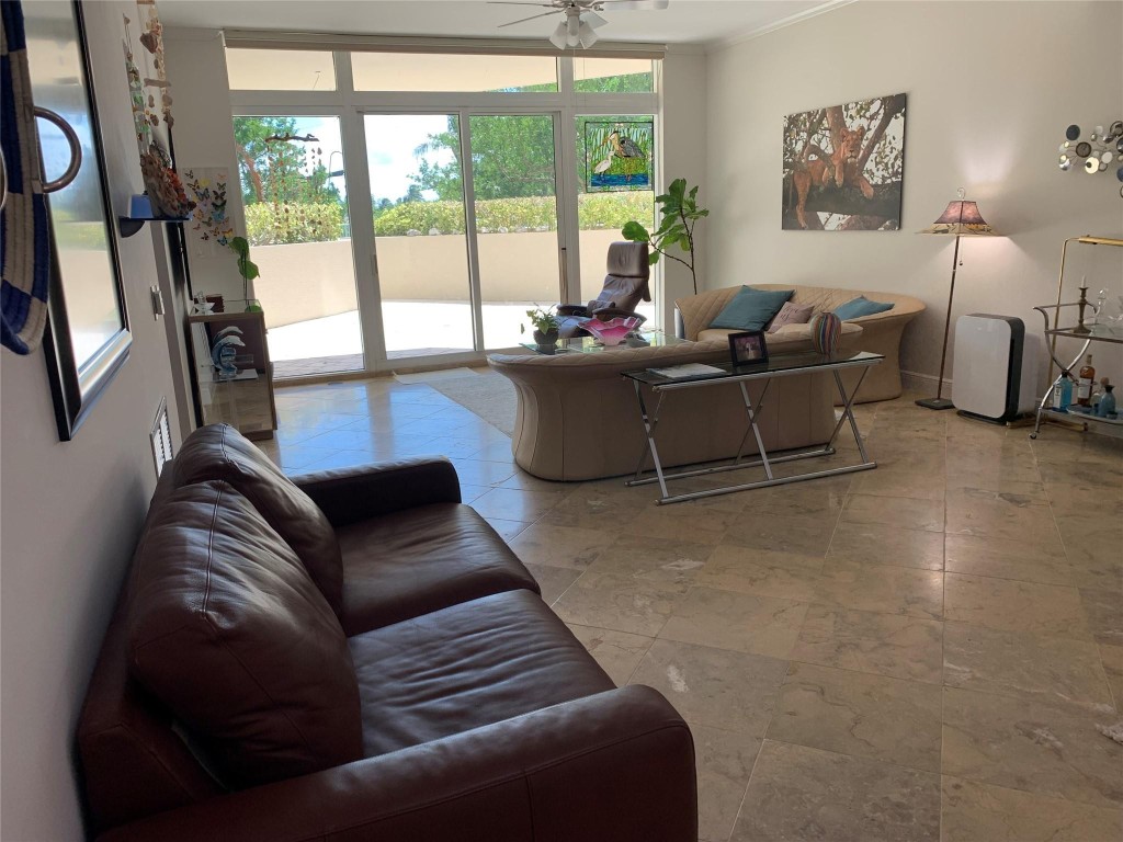 1063 W Hillsboro Mile 115 Property Photo 17
