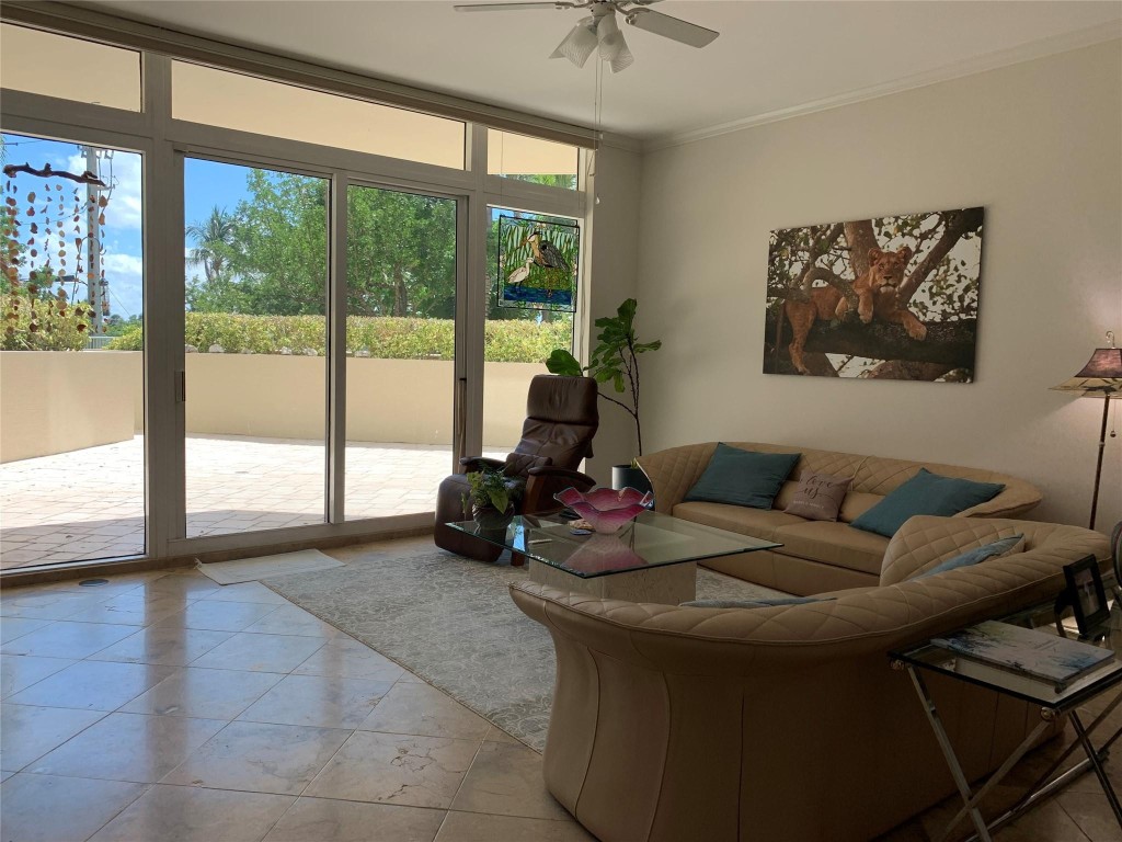 1063 W Hillsboro Mile 115 Property Photo 19