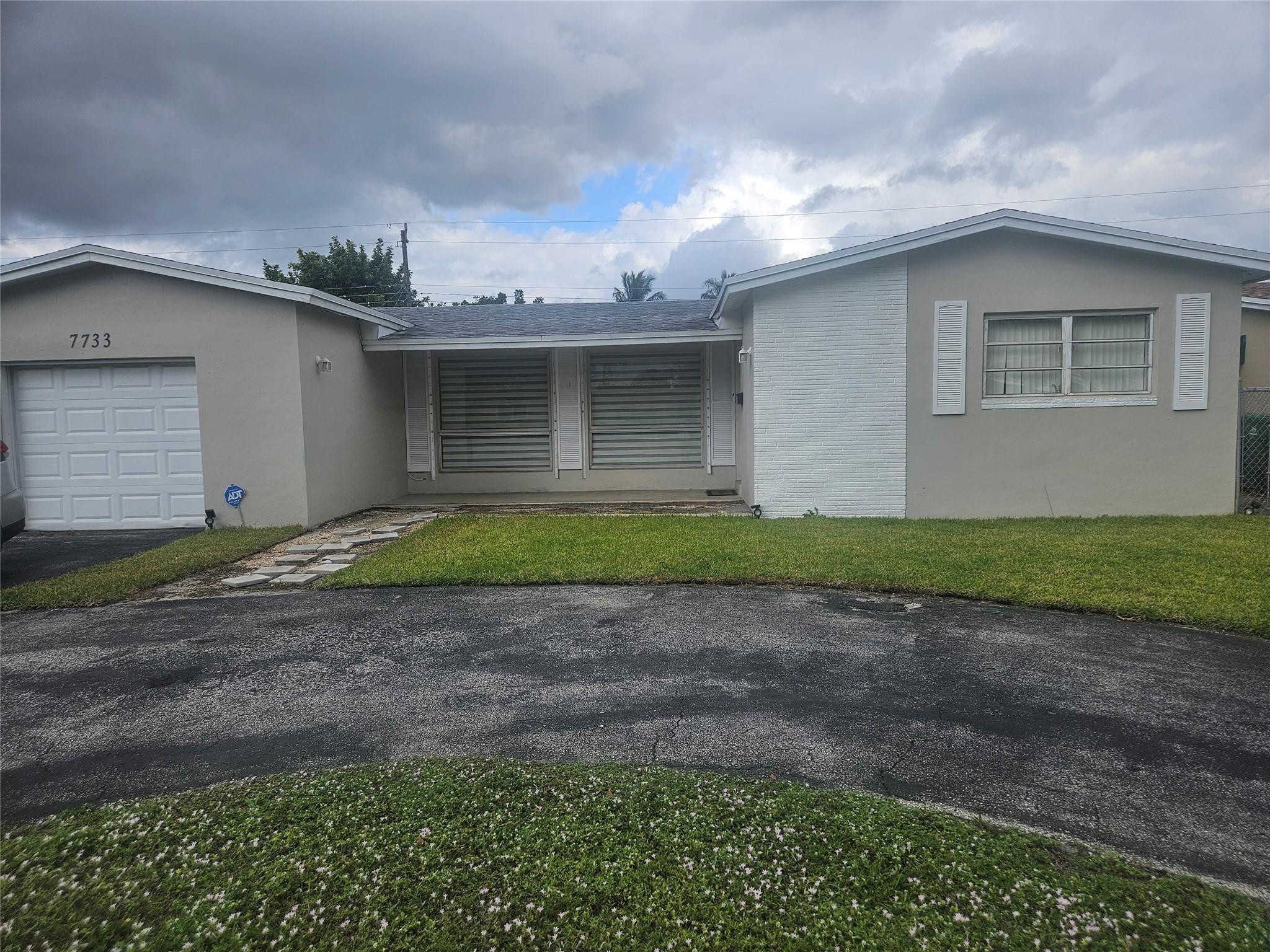 7733 Embassy Boulevard Property Photo 1