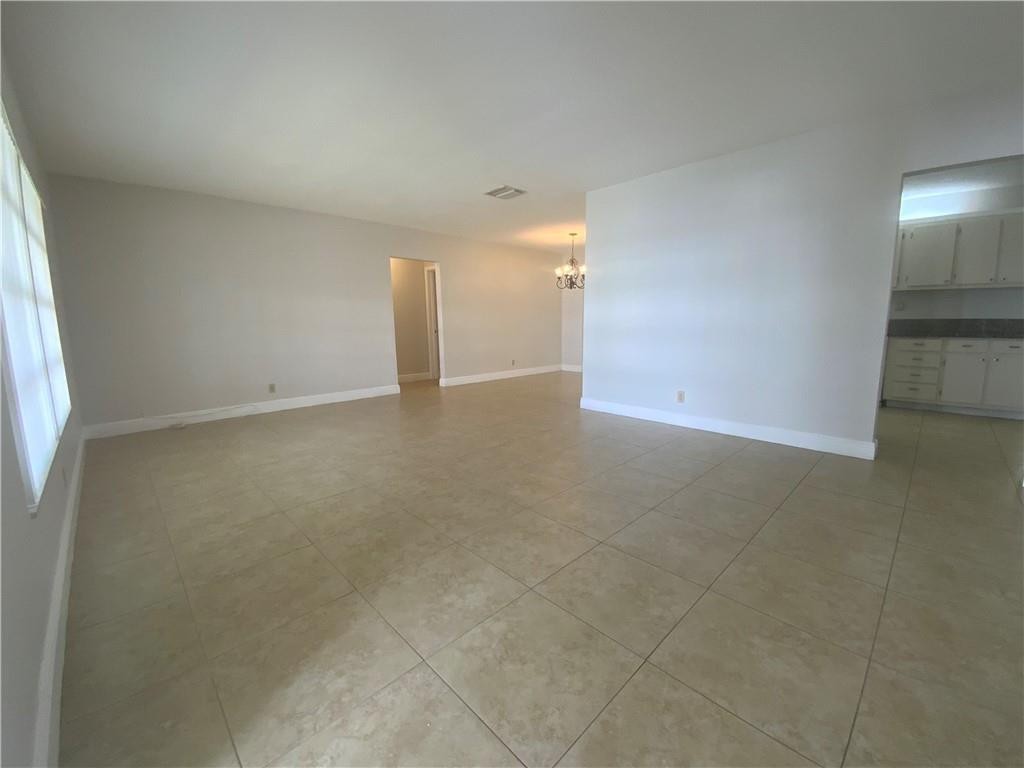7104 Nw 70th Street Property Photo 5