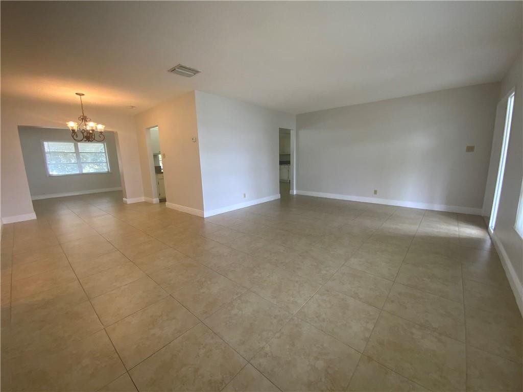 7104 Nw 70th Street Property Photo 6