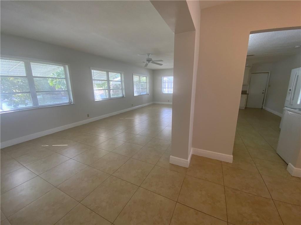 7104 Nw 70th Street Property Photo 9