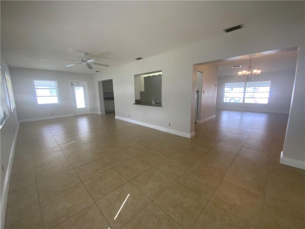7104 Nw 70th Street Property Photo 11