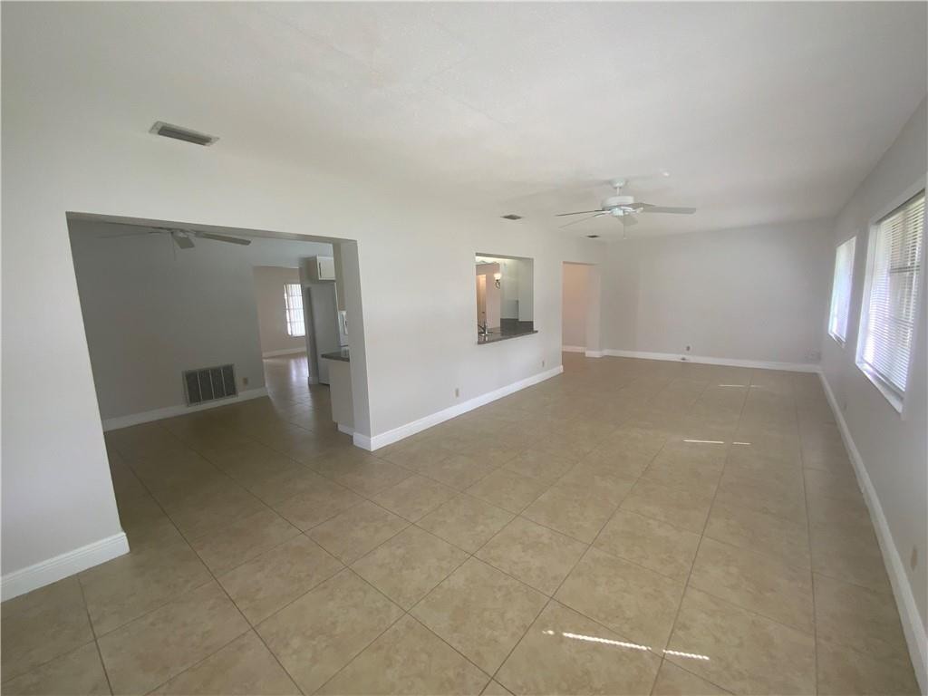 7104 Nw 70th Street Property Photo 12