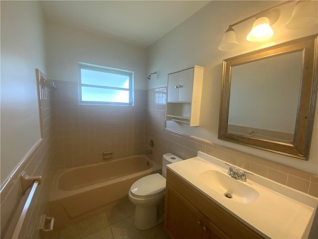 7104 Nw 70th Street Property Photo 20
