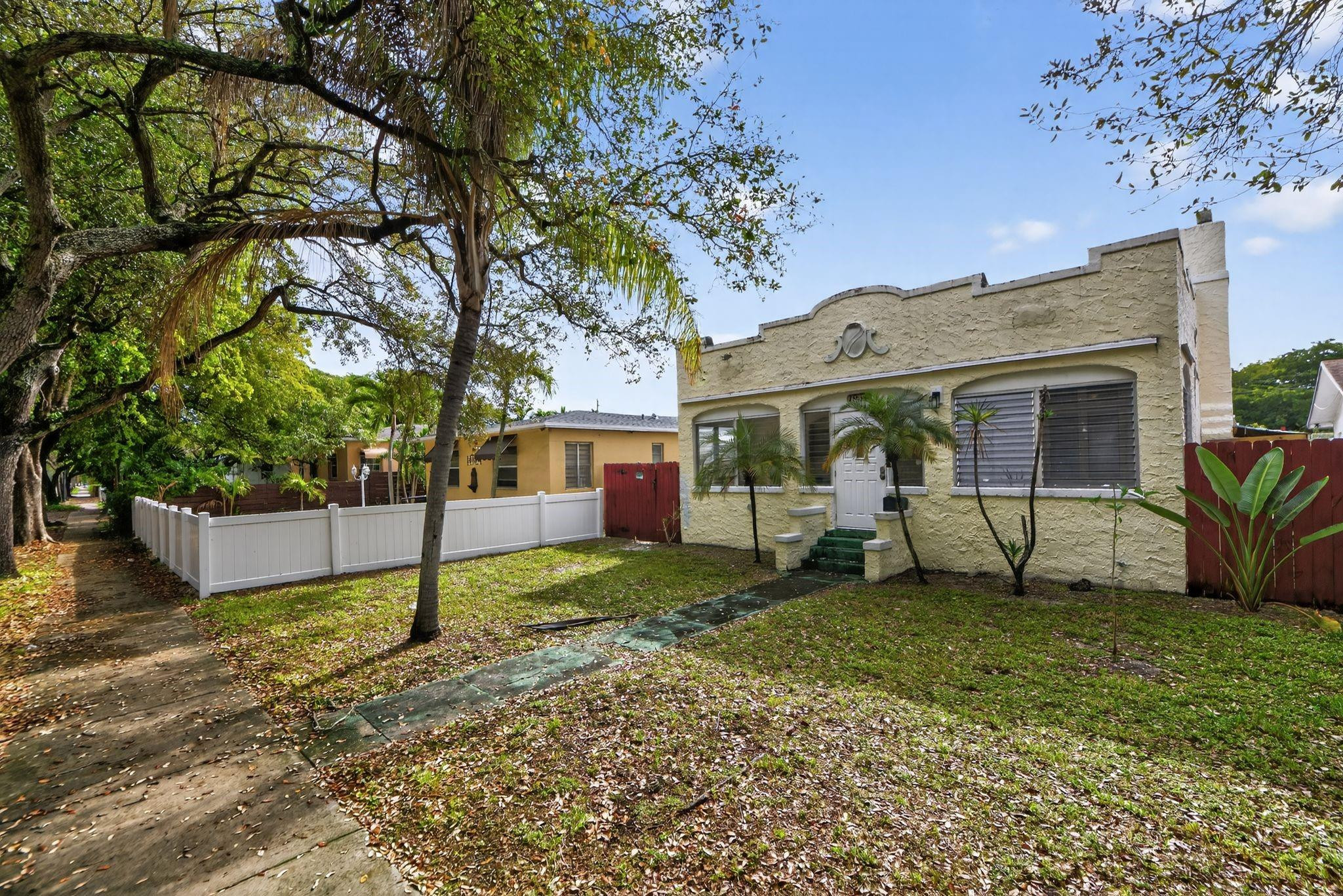 1934 Washington Street Property Photo 1