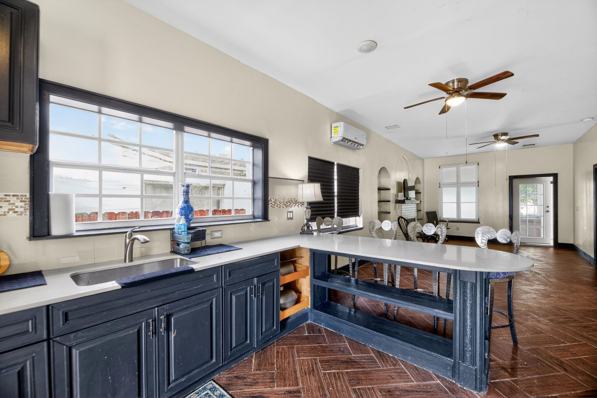 1934 Washington Street Property Photo 8