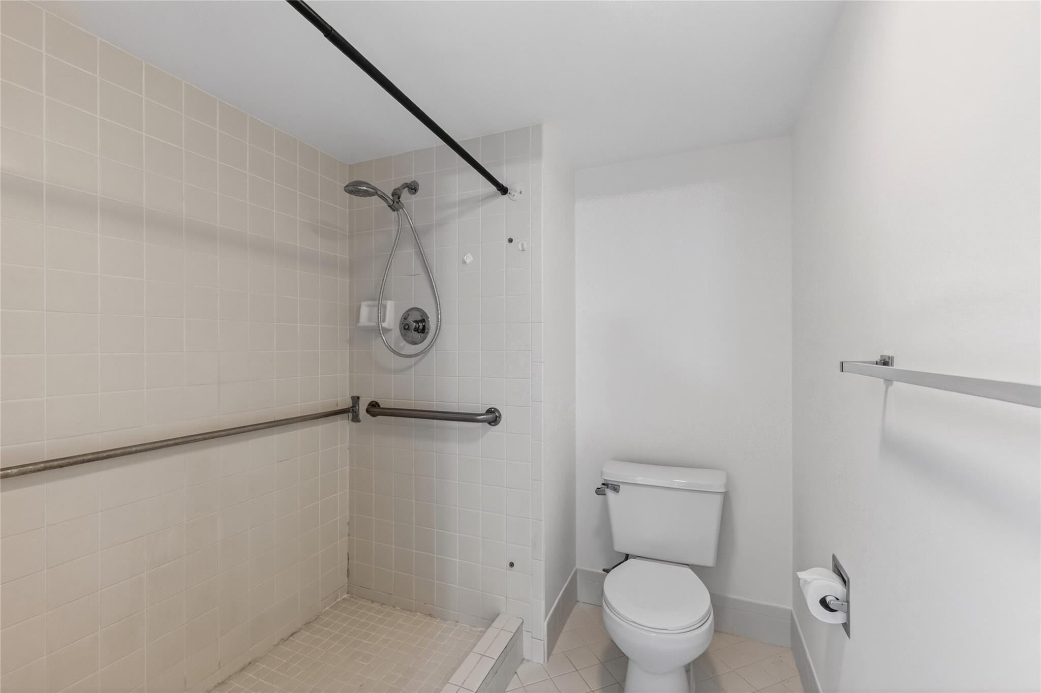 900 Sw 142nd Avenue 213l Property Photo 24
