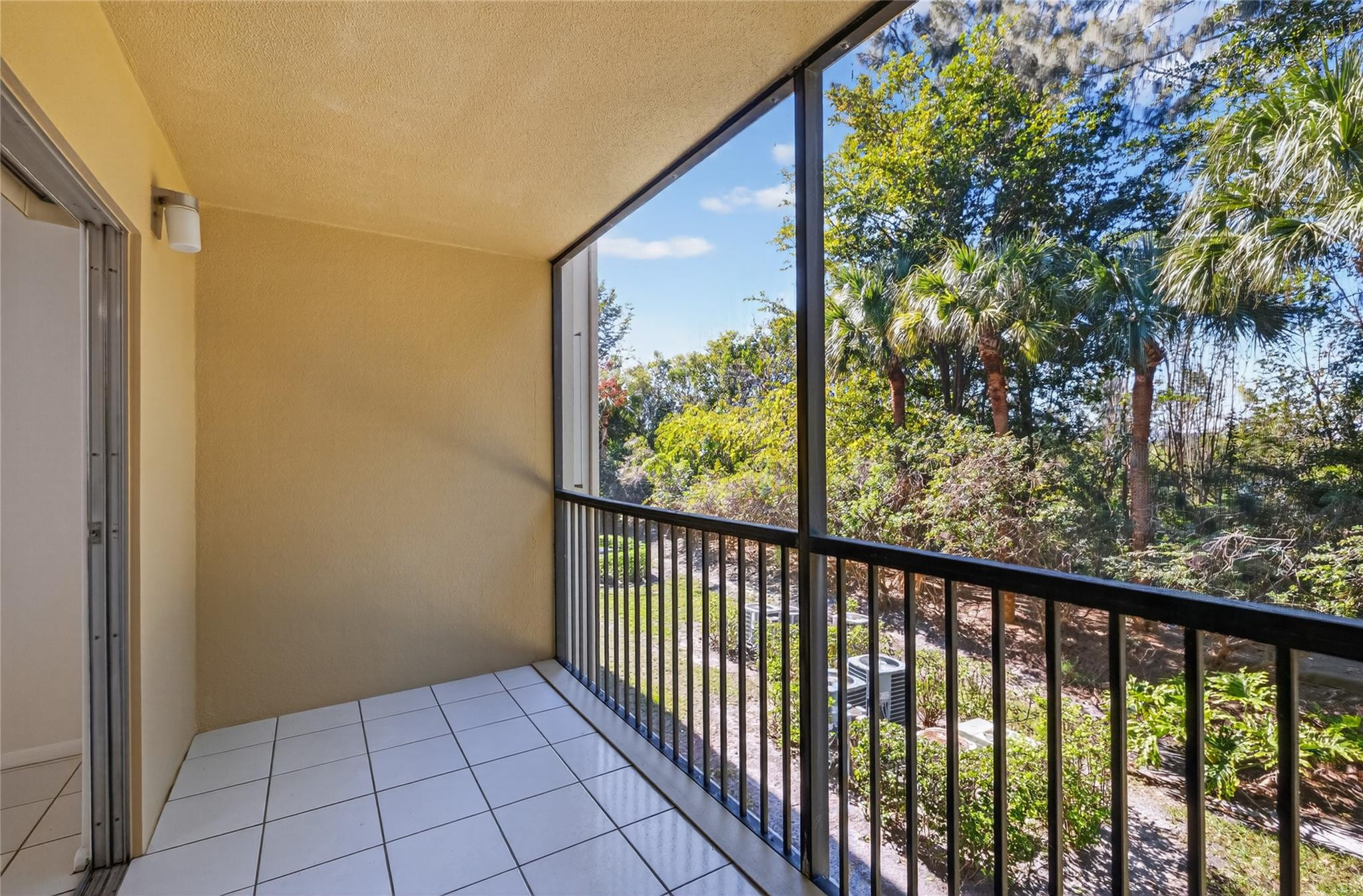 900 Sw 142nd Avenue 213l Property Photo 25