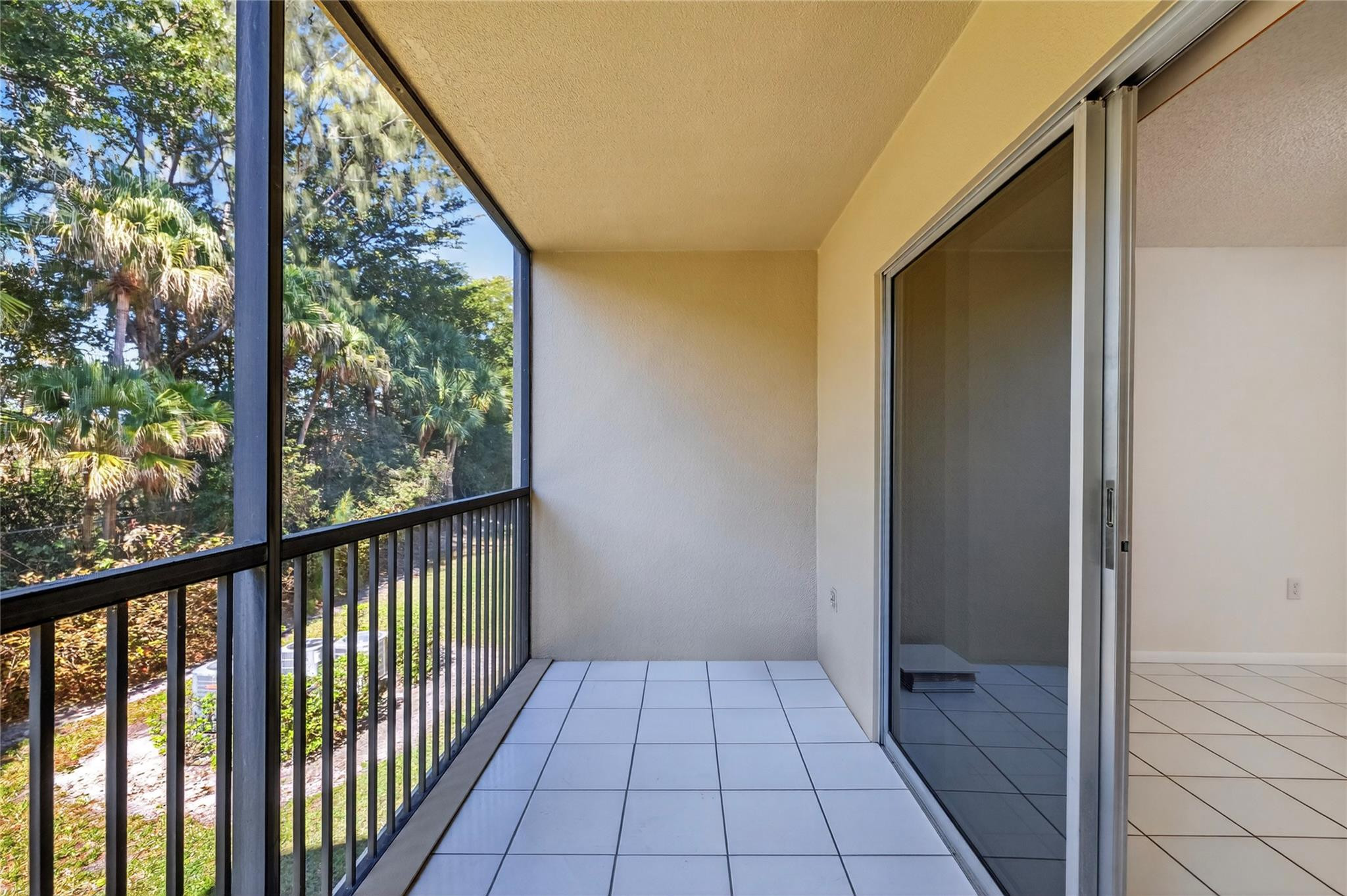 900 Sw 142nd Avenue 213l Property Photo 27