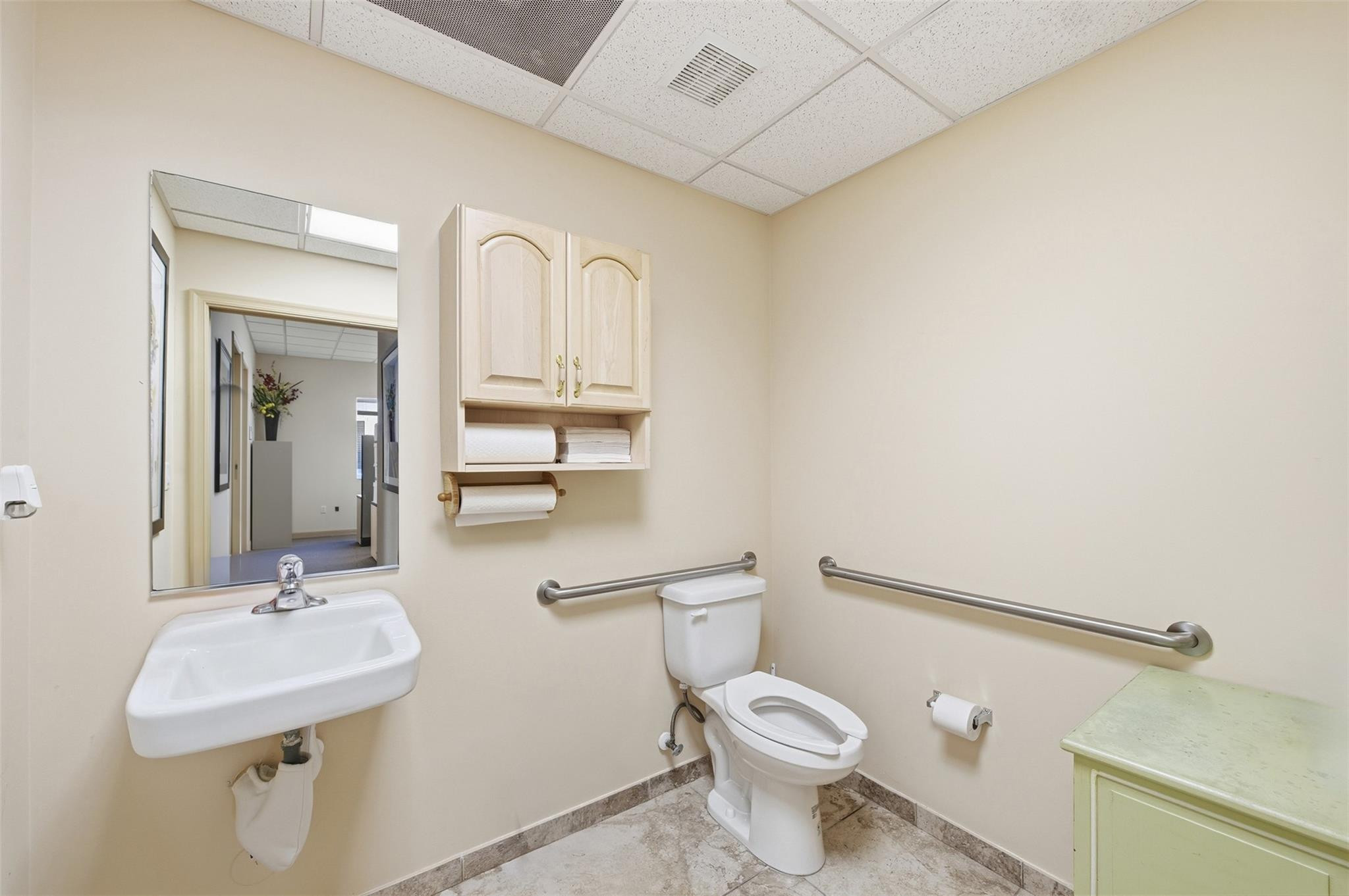 F10546343 Property Photo 13