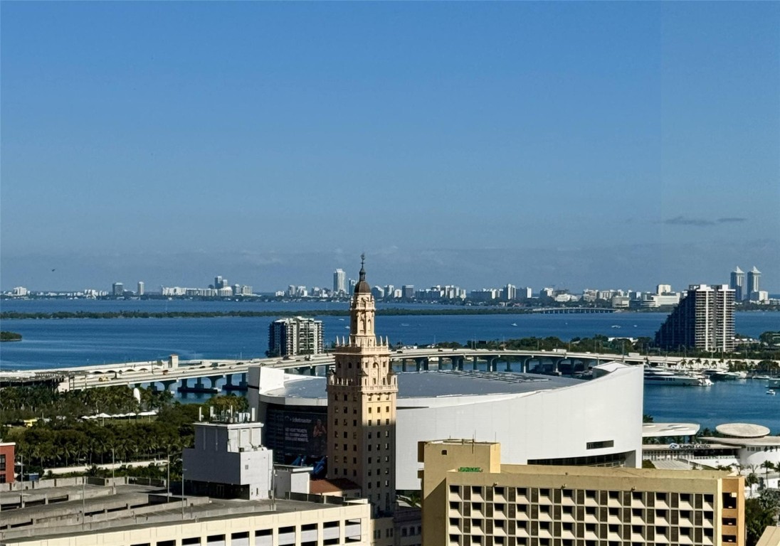 225 N Miami Avenue 2507 Property Photo 2