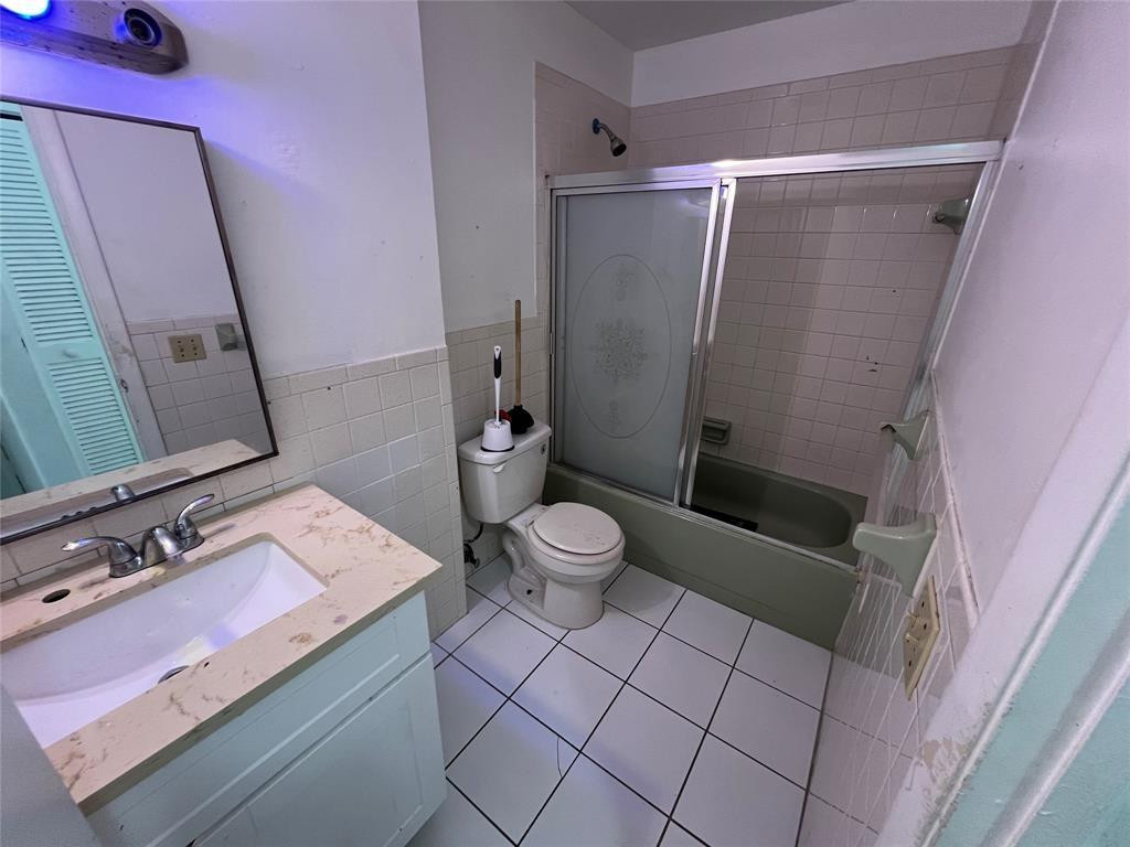230 Sw 1st Street G-8 Property Photo 6