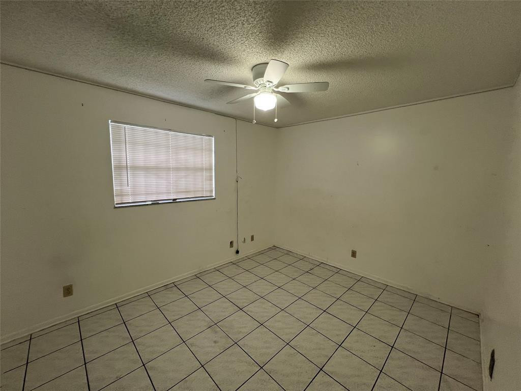 230 Sw 1st Street G-8 Property Photo 7