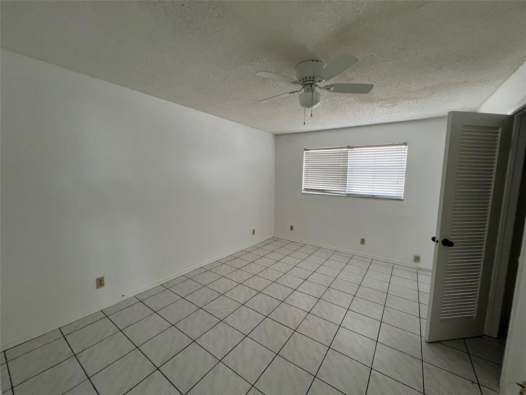 230 Sw 1st Street G-8 Property Photo 8