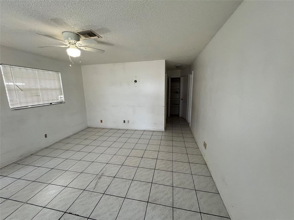 230 Sw 1st Street G-8 Property Photo 9