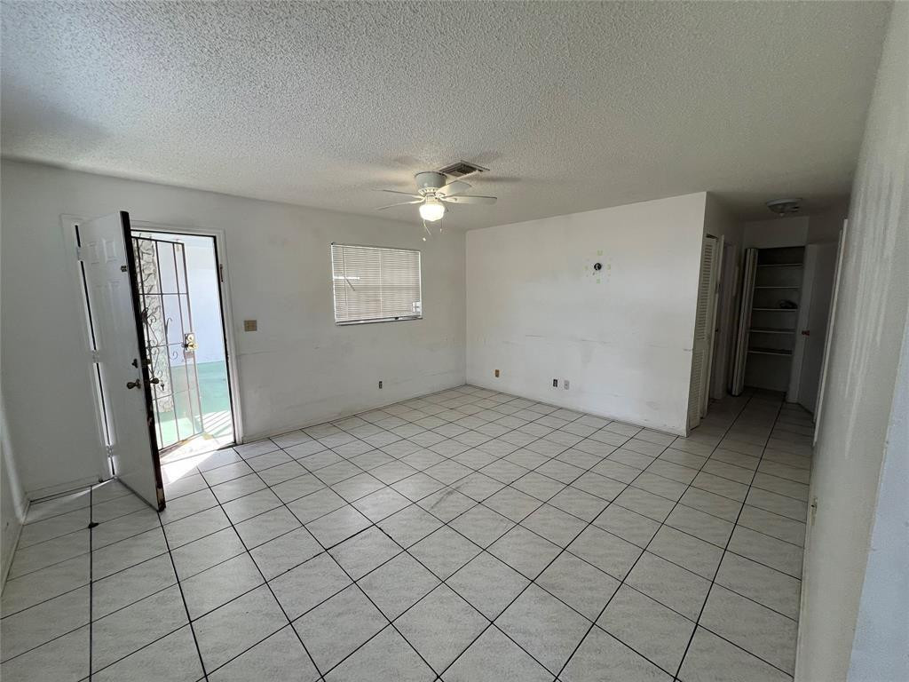 230 Sw 1st Street G-8 Property Photo 12