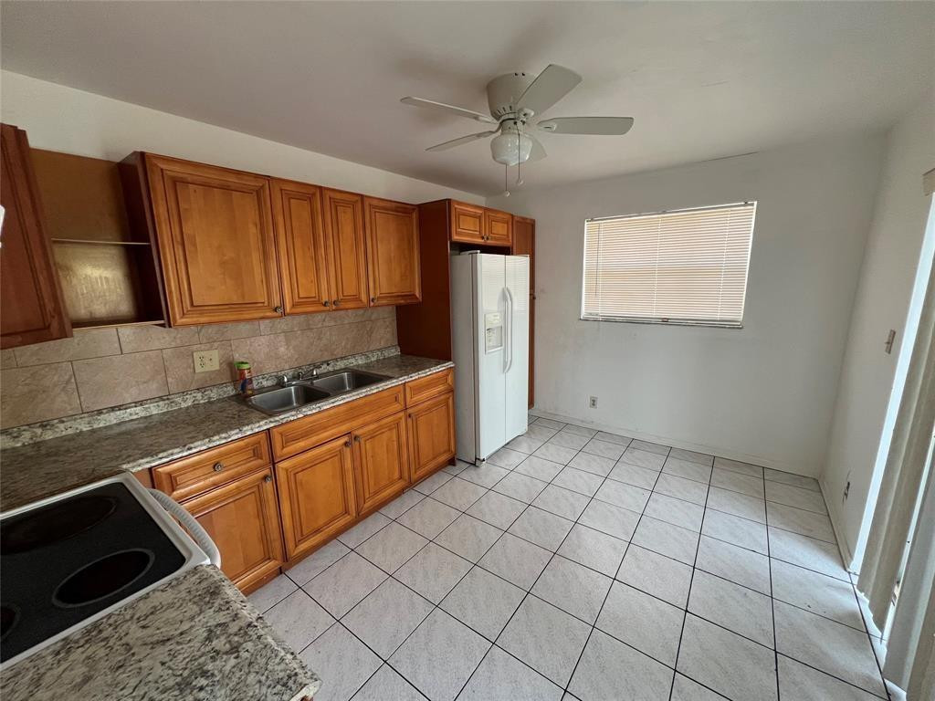 230 Sw 1st Street G-8 Property Photo 22