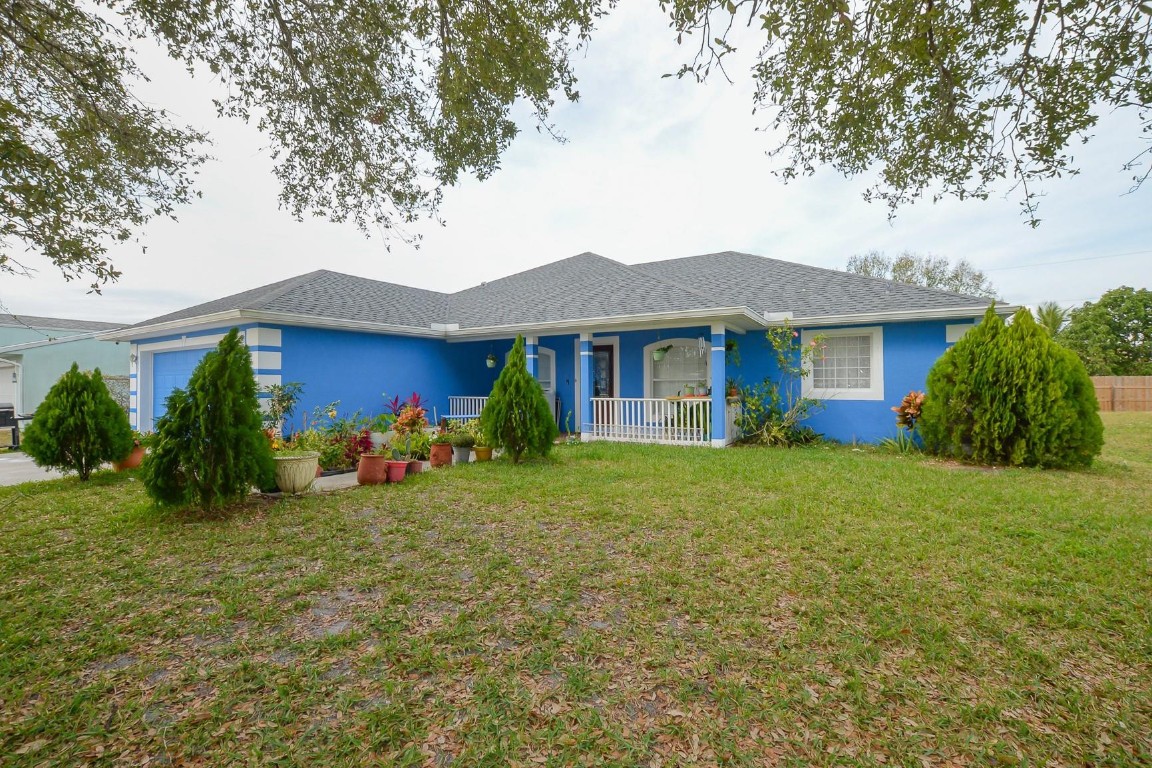 117 Ne Jettie Terrace Property Photo 3