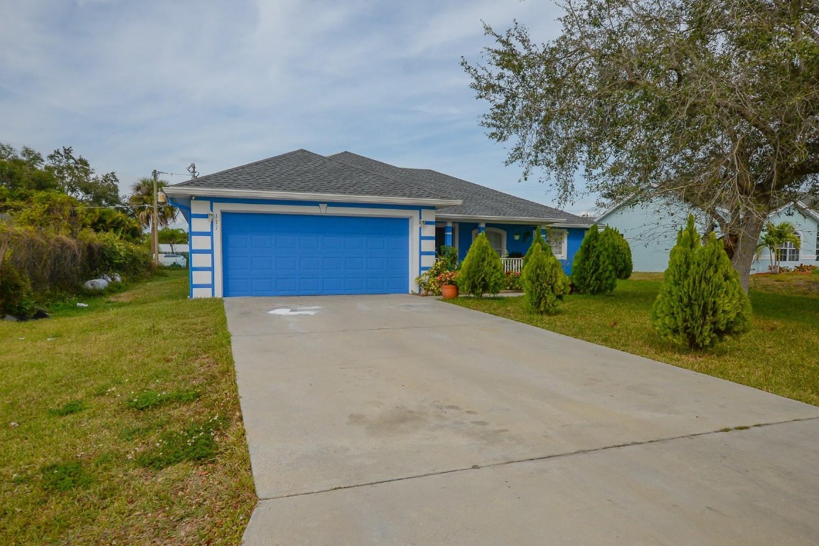 117 Ne Jettie Terrace Property Photo 4
