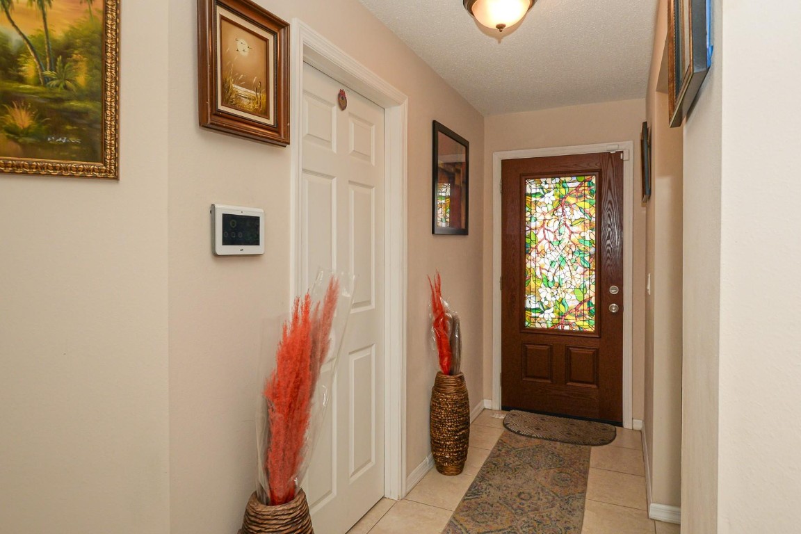 117 Ne Jettie Terrace Property Photo 6