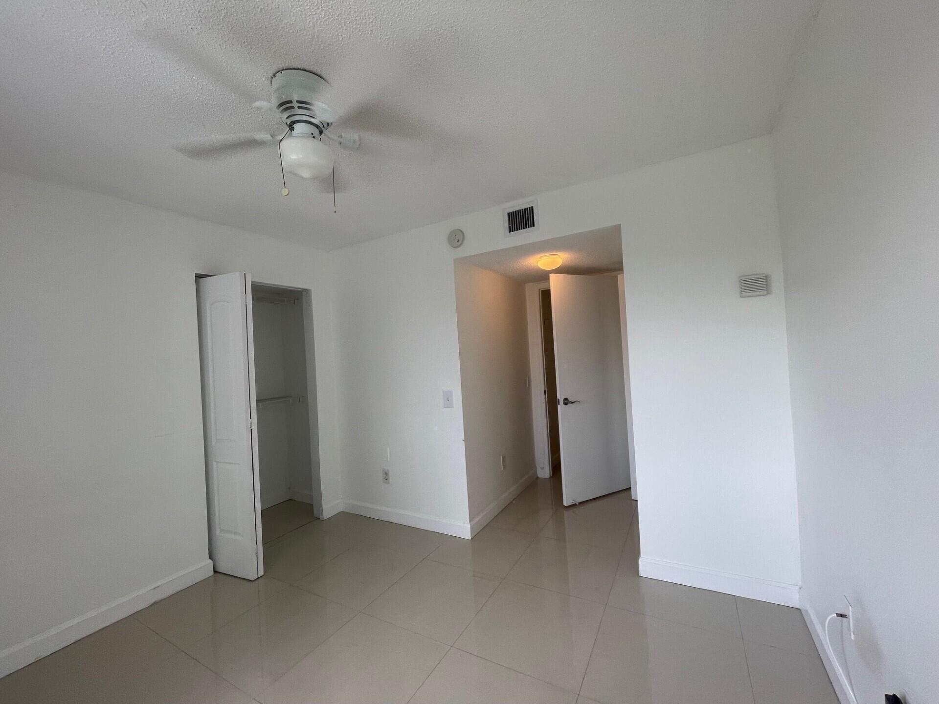 470 S Park Road 302 Property Photo 5