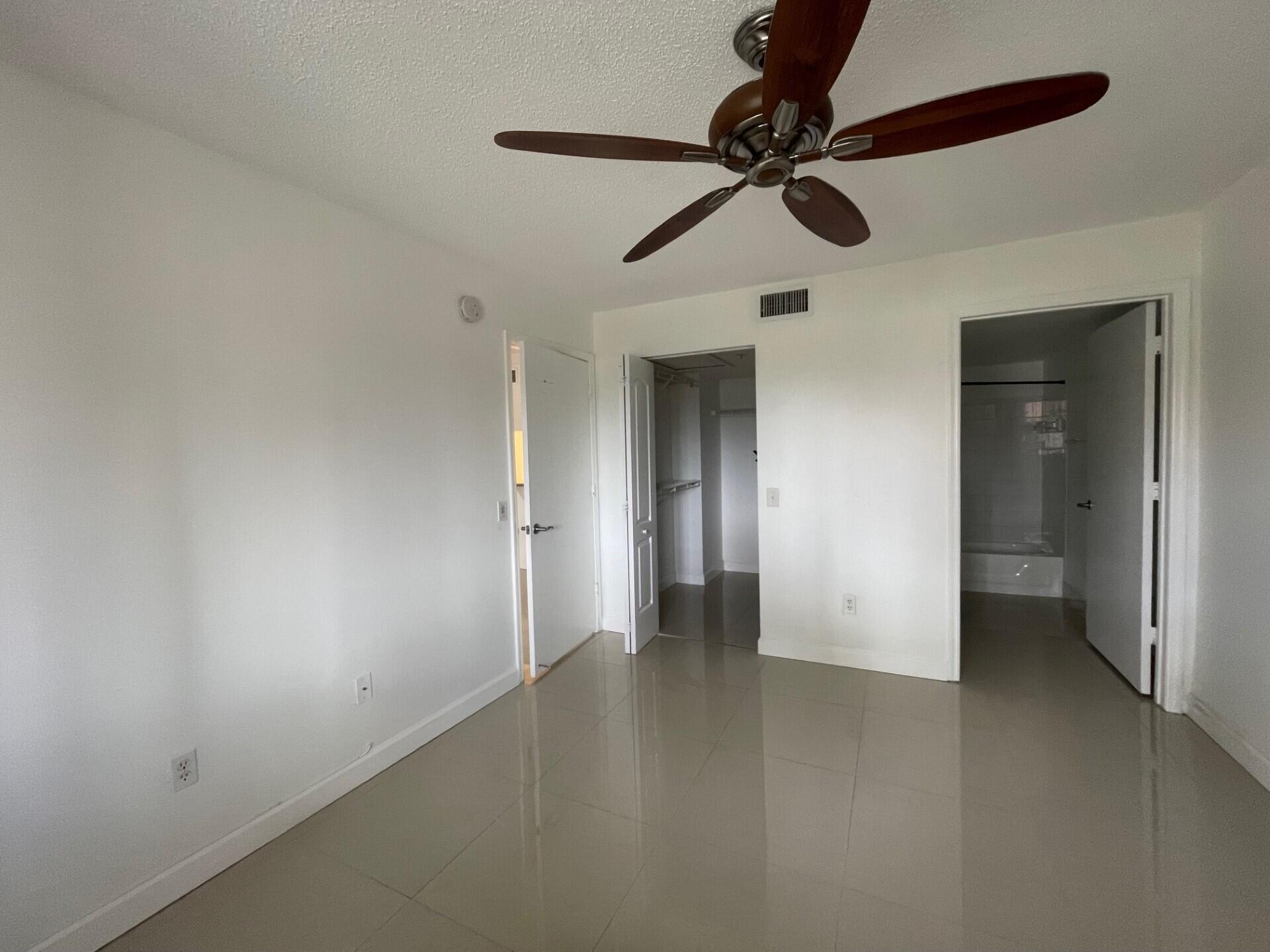 470 S Park Road 302 Property Photo 13