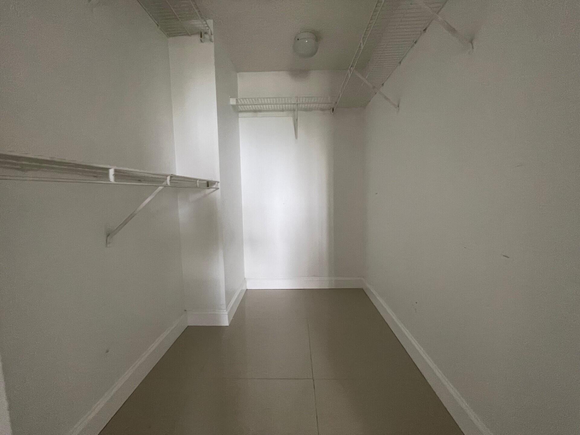 470 S Park Road 302 Property Photo 14