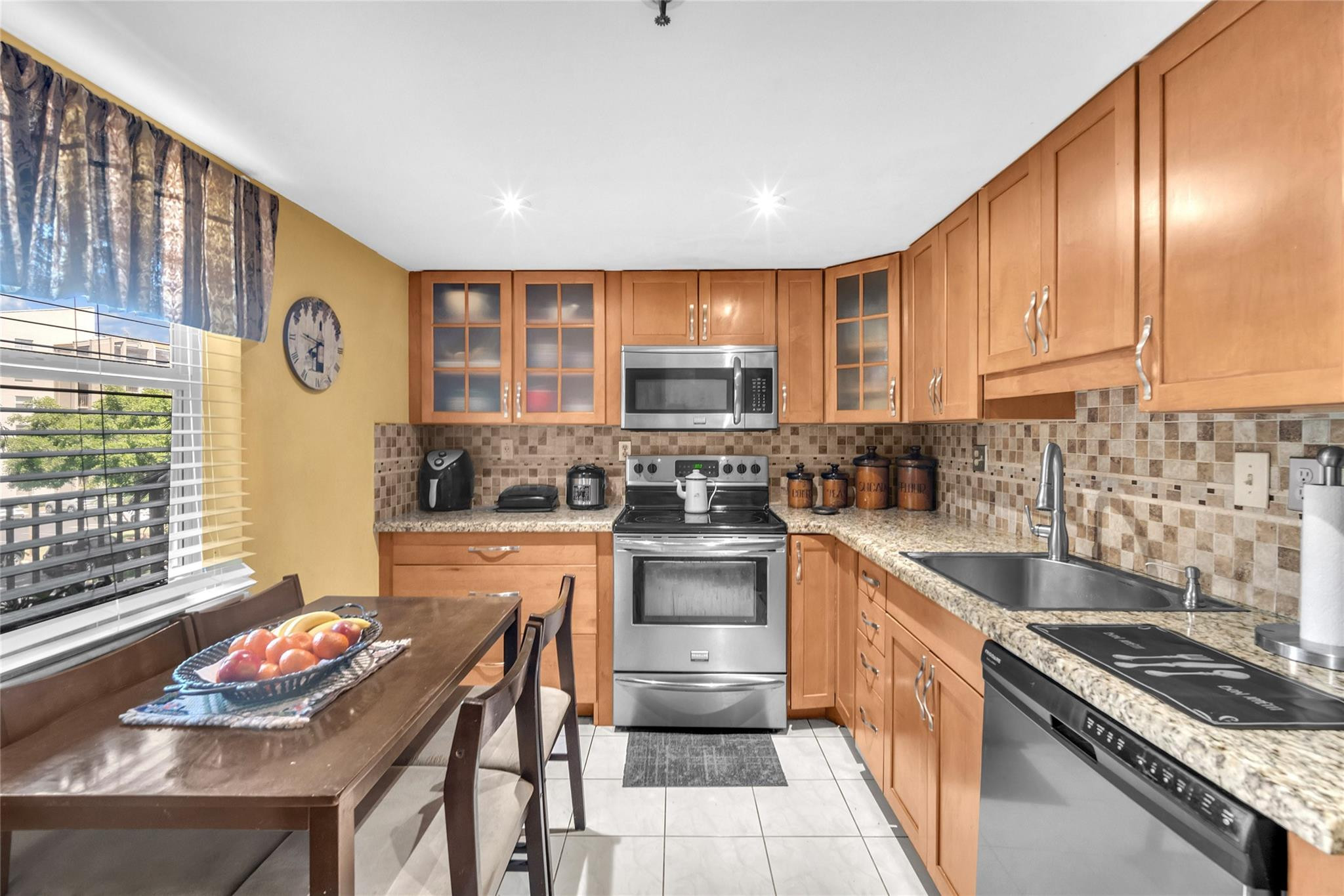 3910 Inverrary Boulevard 308-b Property Photo 2