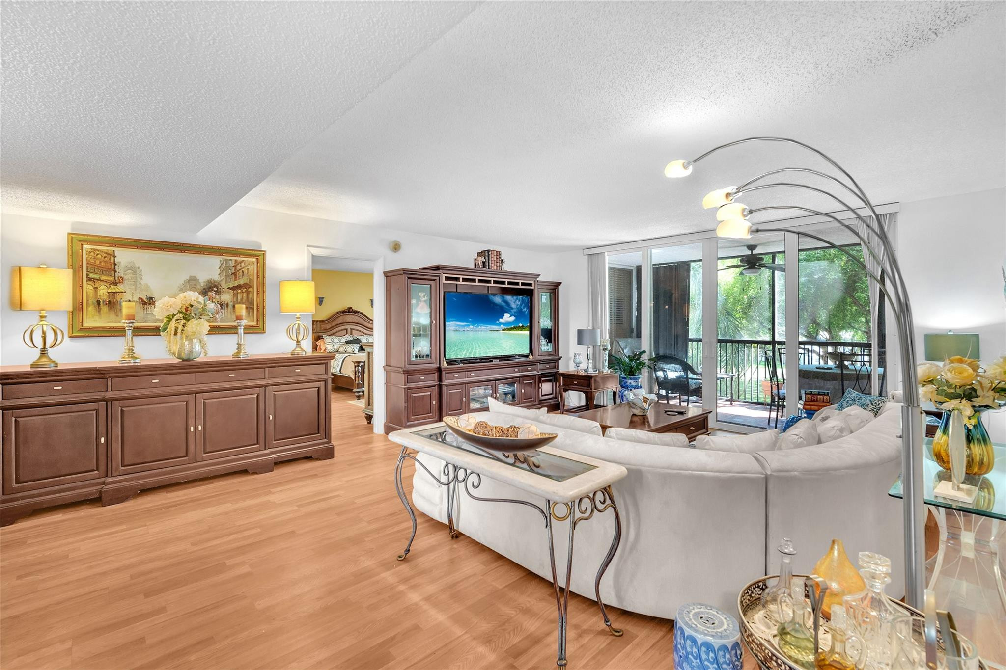 3910 Inverrary Boulevard 308-b Property Photo 6