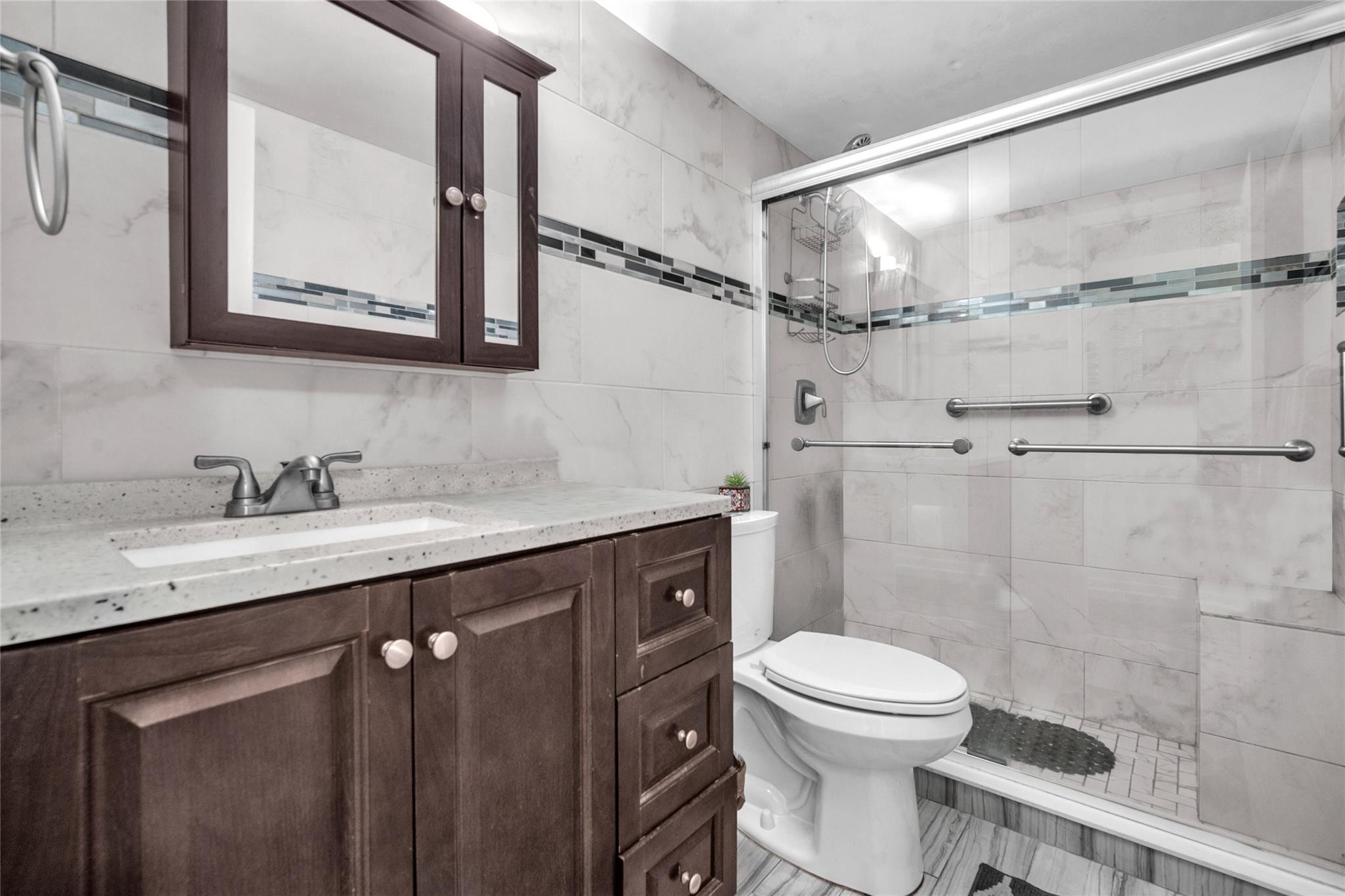 3910 Inverrary Boulevard 308-b Property Photo 23