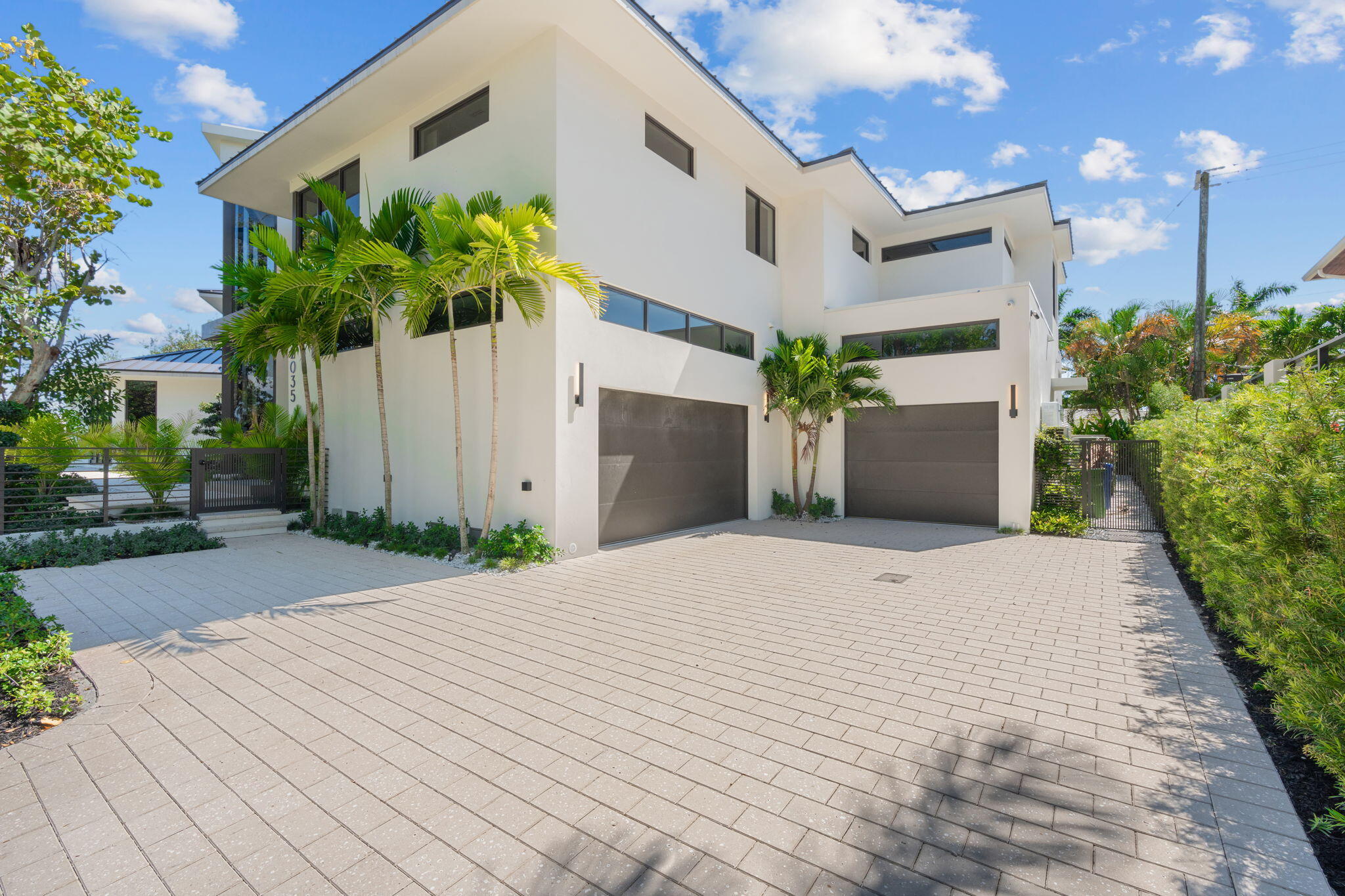 2035 Intracoastal Drive Property Photo 9