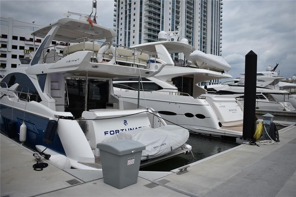 17211 Biscayne Slip #64 Boulevard Property Photo 6