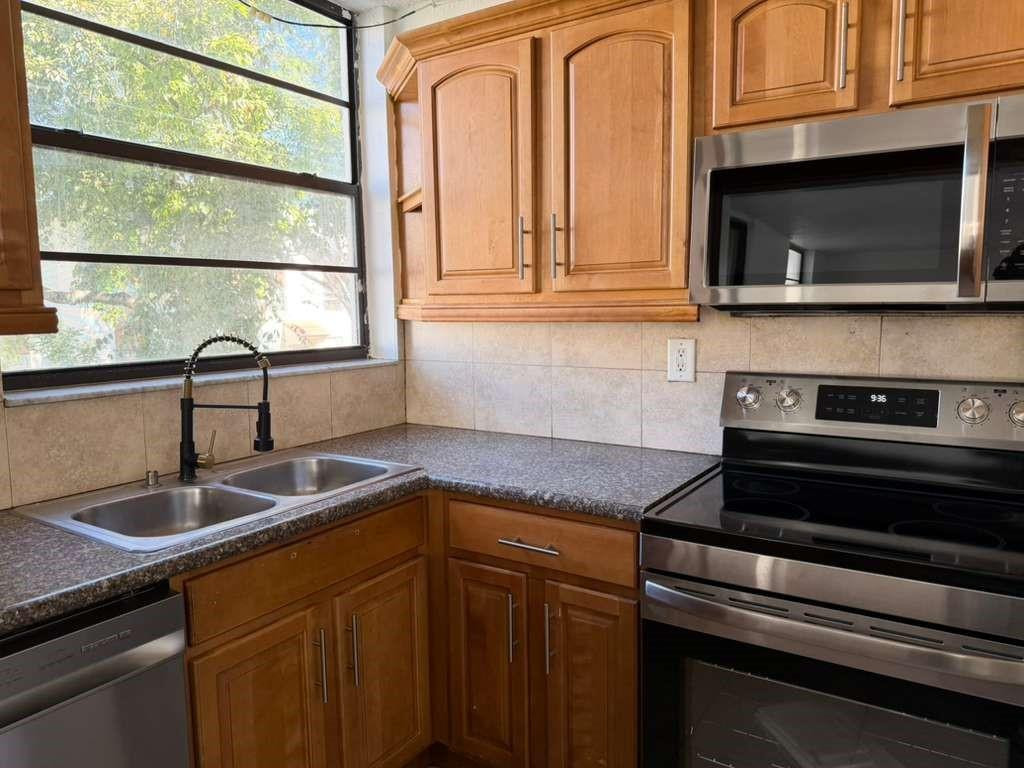 1754 Nw 55th Avenue 204 Property Photo 8