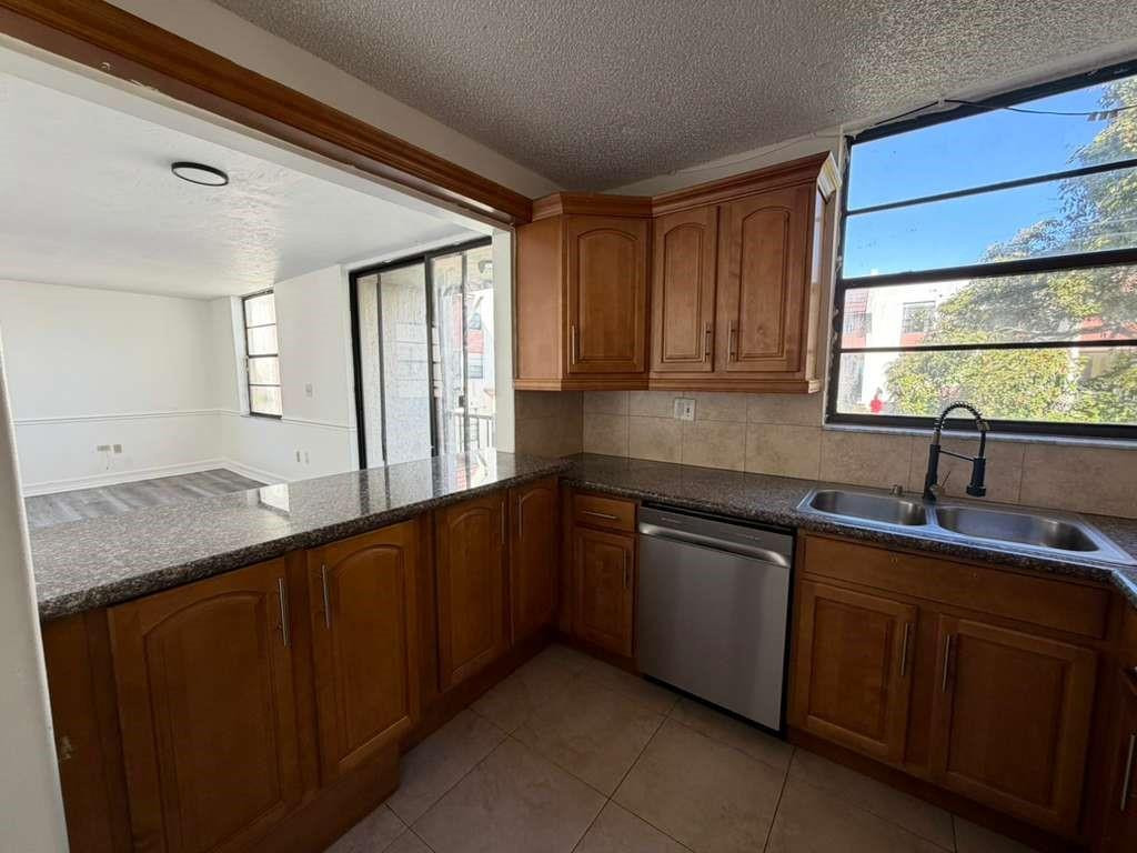 1754 Nw 55th Avenue 204 Property Photo 10