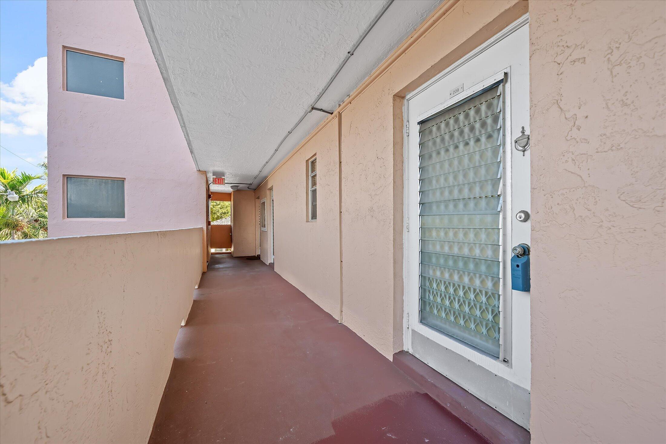 3201 Ne 14th Street Causeway 209 Property Photo 2